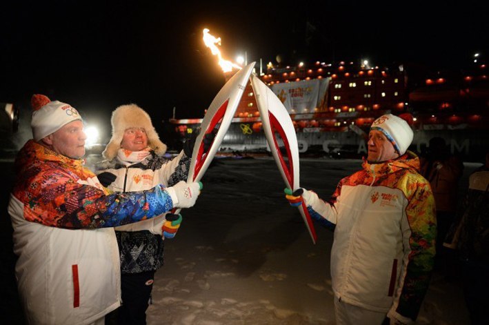 В Сочи прибыл Олимпийский огонь 